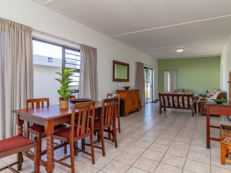 Affordable coastal living with sea and mountain views - Photo 6