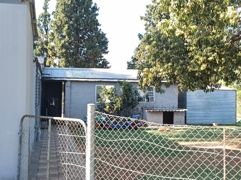 LARGE SMALL HOLDING.EXCELLENT LOCATION.MARKED FOR DEVELOPMENT - Photo 8