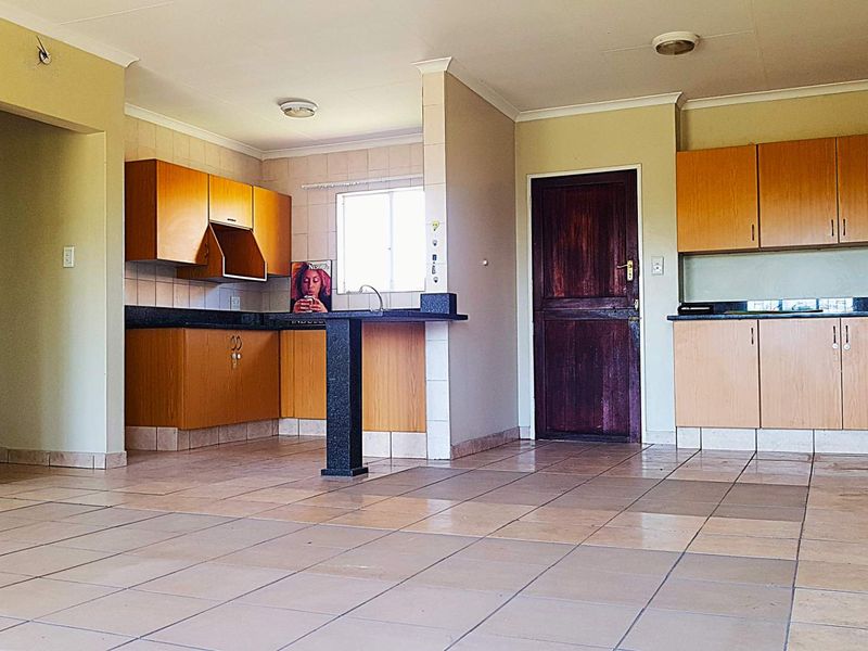 3 Bed Townhouse - Photo 9