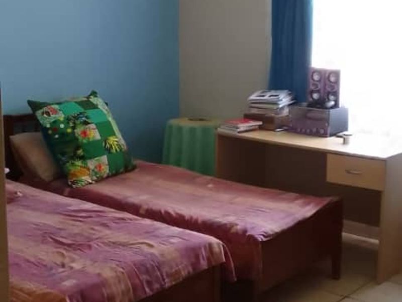 Ideal Family House - Photo 6