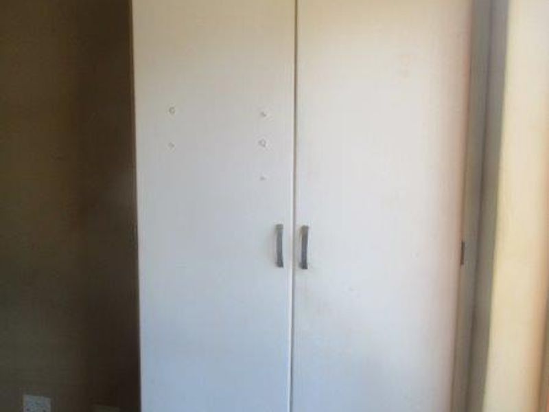 BACHELOR FLAT TO RENT IN RIVIERA - Photo 10