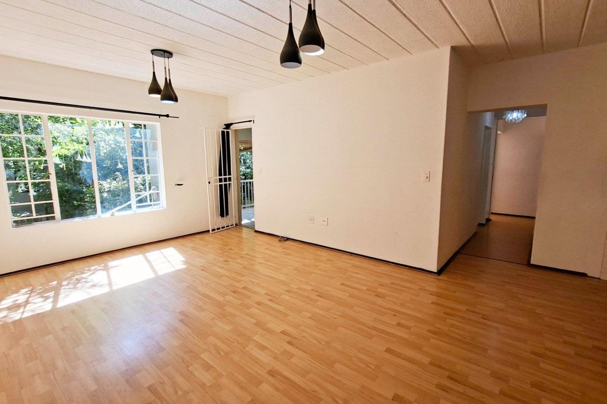 Spacious 3 bedroom, 2 bathroom ground floor apartment in Paulshof - Photo 3