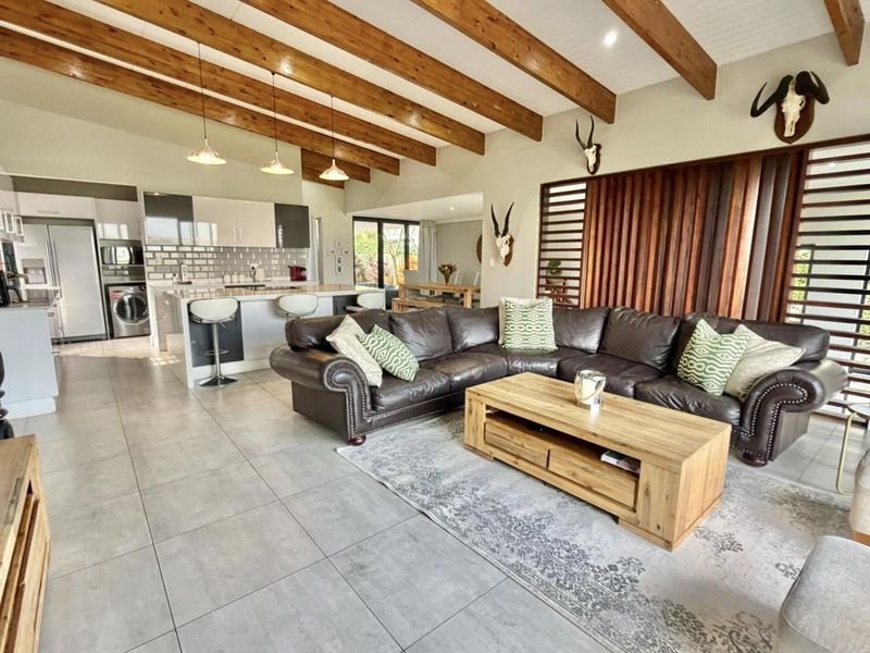 Palm Lakes Estate - Photo 3