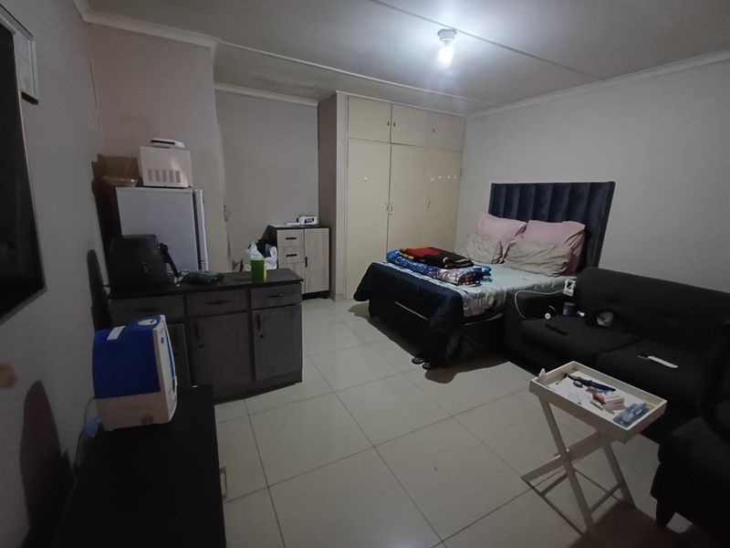 Turffontein 5 bedroom Income Generating DUPLEX - Photo 6