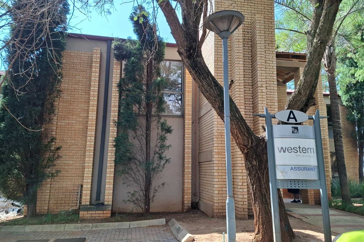 Prime Office Space Available: Ideal for Your Business Needs - Photo 2