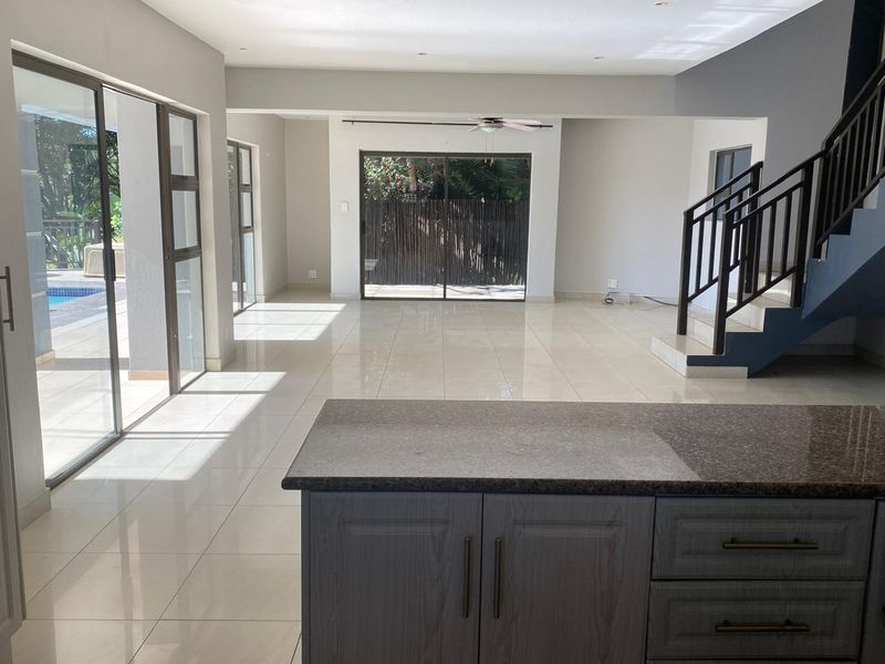 Rental Home in Palm Lakes Estate - Photo 10