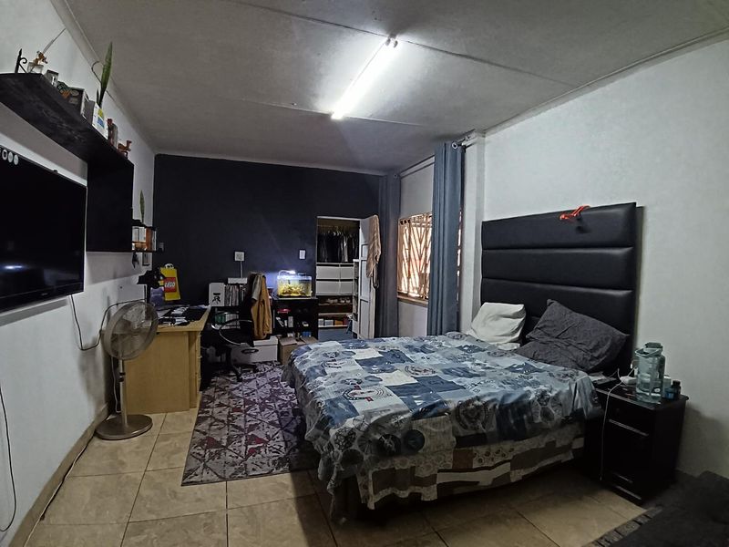 Modern family home with an investment opportunity - Photo 10