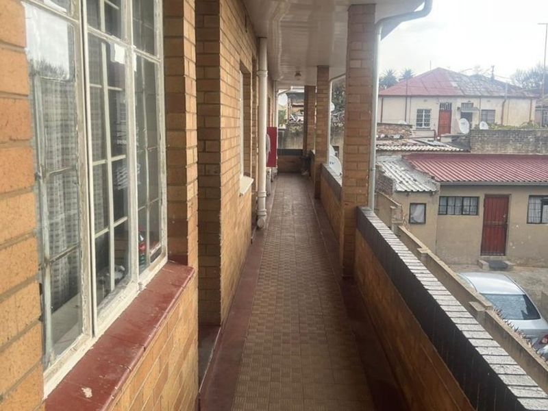 Commercial Property For Sale in Johannesburg. - Photo 8