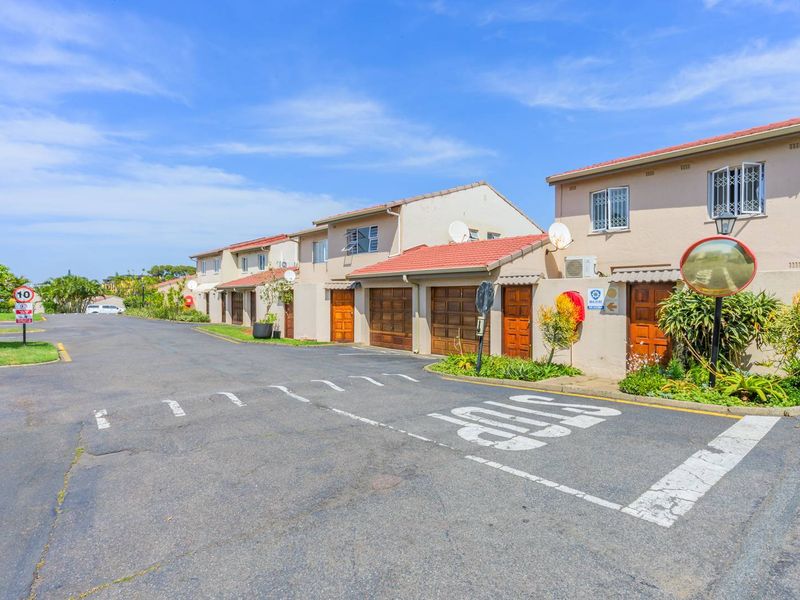 Hendra Estates - Embrace The Pinnacle Of Coastal Living With This Exceptional Property! - Photo 2