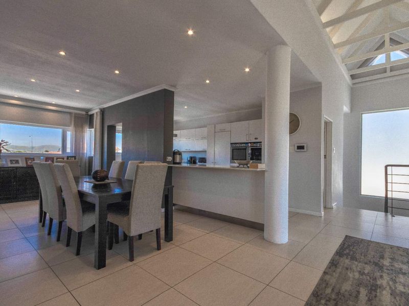 Elegant Double-Storey Home With Pool, Rooftop Deck & Luxury Finishes - Photo 8