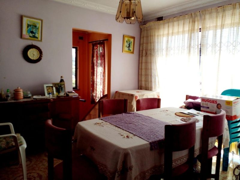 COSY 4 BEDROOM HOME - Photo 10