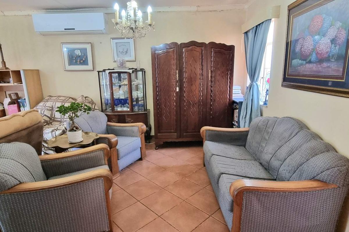 RENT OUT OR MOVE IN! - Photo 4