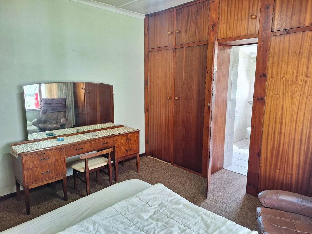 Main bedroom b.i.c.