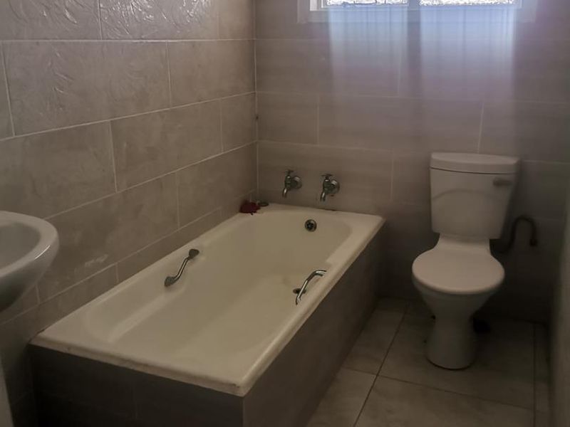 3 Bedroom House For Sale in Vanderbijlpark CW1 - Photo 10