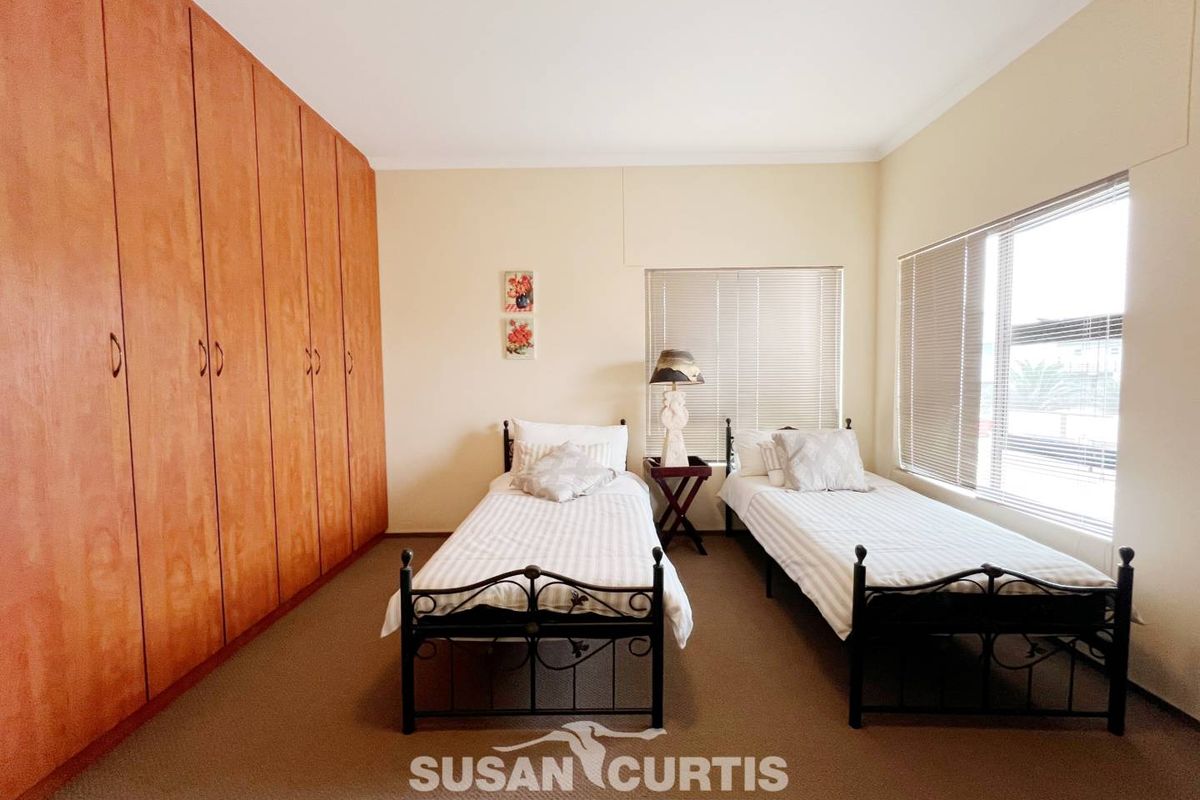 READY TO MOVE IN! - Photo 3