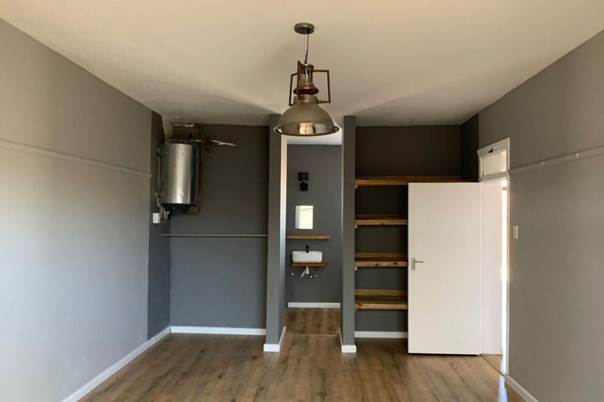 Close to Lagoon! Ground floor Apartment! One level! Perfect for the beginner! - Photo 4