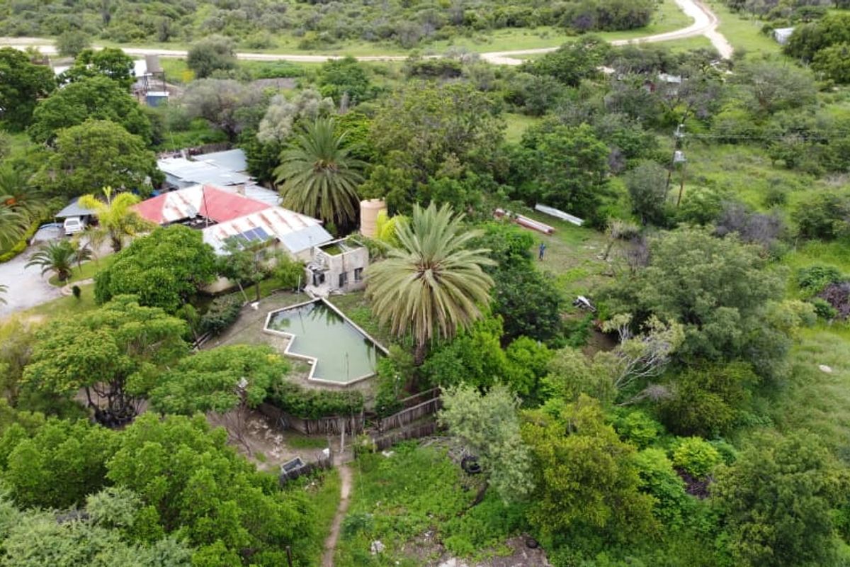 Grootfontein Small Holding For Sale - All in one life style - Photo 2