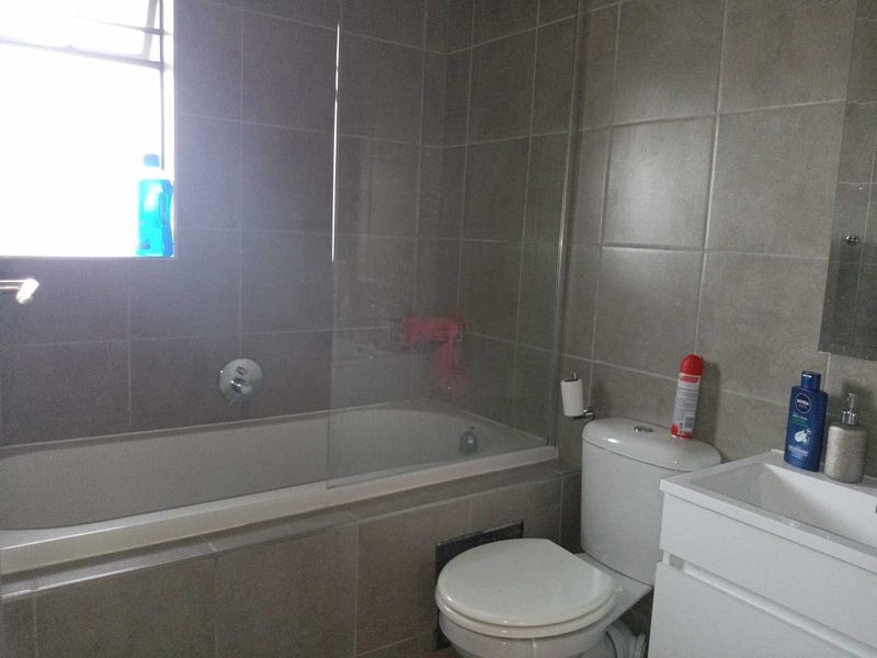 A beautiful 2 bedroom apartment - Photo 8