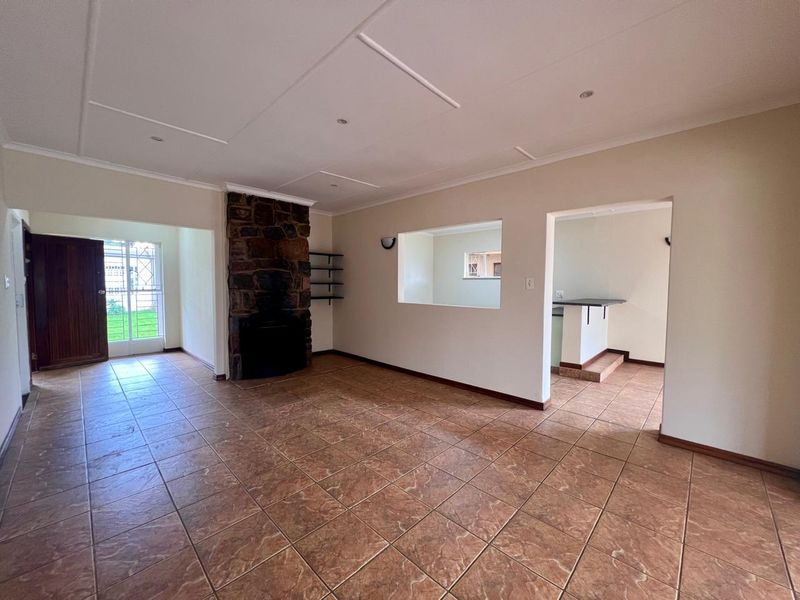 Neat as a Pin and Ready for Your Family. - Photo 2