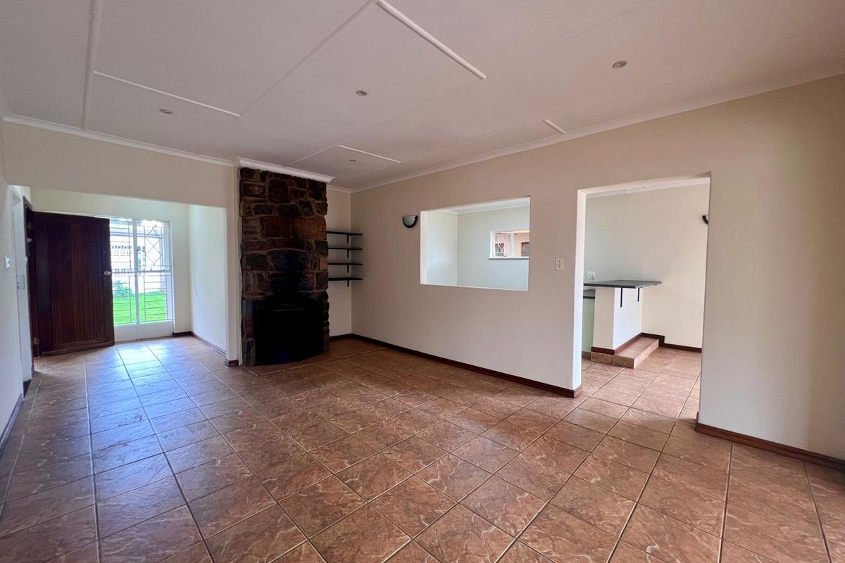 Neat as a Pin and Ready for Your Family. - Photo 2