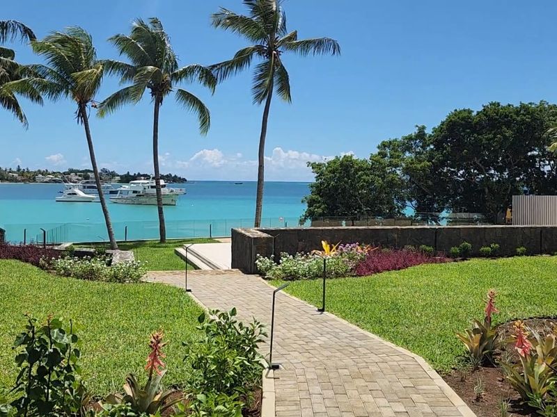 BAYSIDE PENTHOUSE - Photo 9