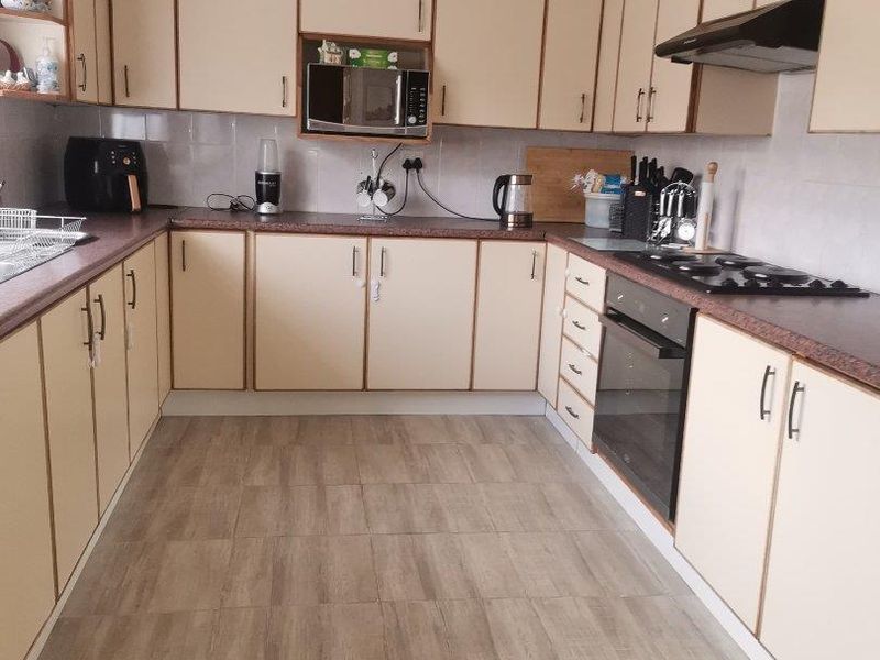 4 Bedroom House For Sale in Vanderbijlpark SE1 - Photo 7