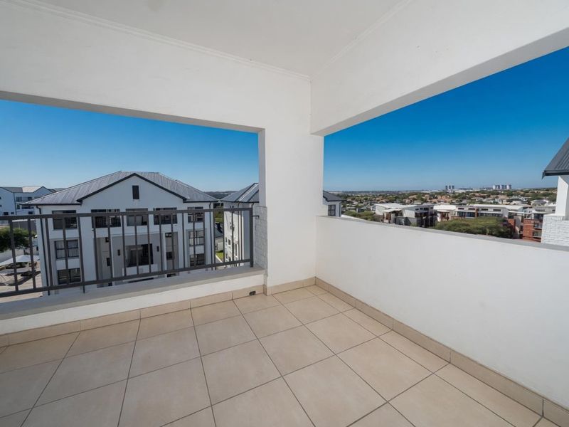 STUNNING VIEWS COME WITH THIS WELL PRICED PENTHOUSE APARTMENT FOR SALE IN GREENSTONE - Photo 2