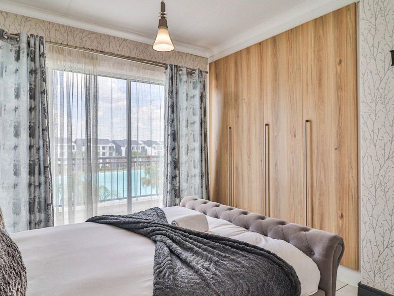 Modern 1-Bedroom Apartment in a resort-style security estate - Photo 9