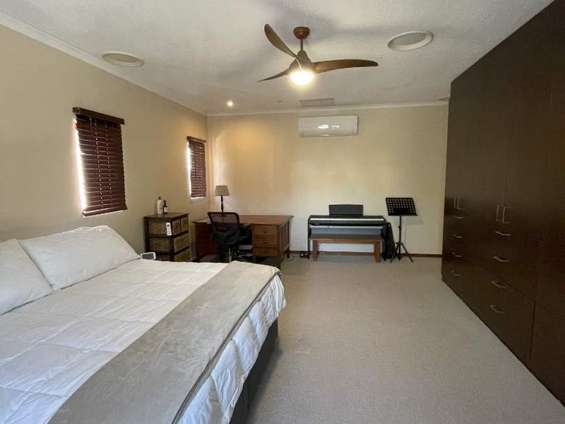 Family home - Owners relocating - Photo 10