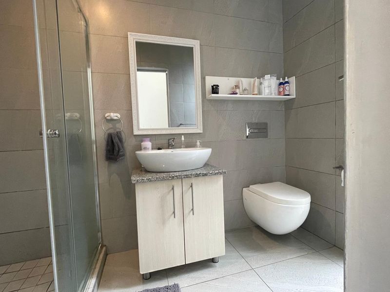 Modern Home For Rental in Palm Lakes Estate - Photo 7