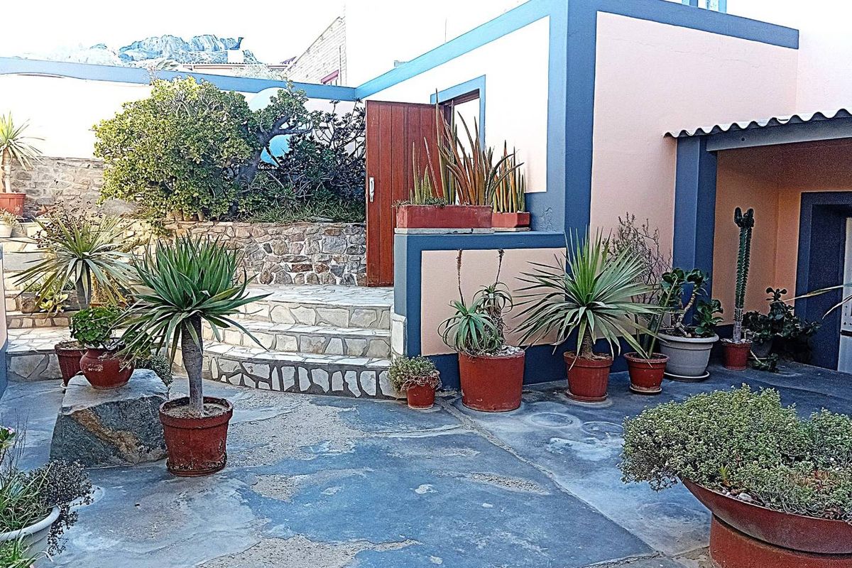 8-Bedroom Property for Sale in Lüderitz Namibia - Photo 4
