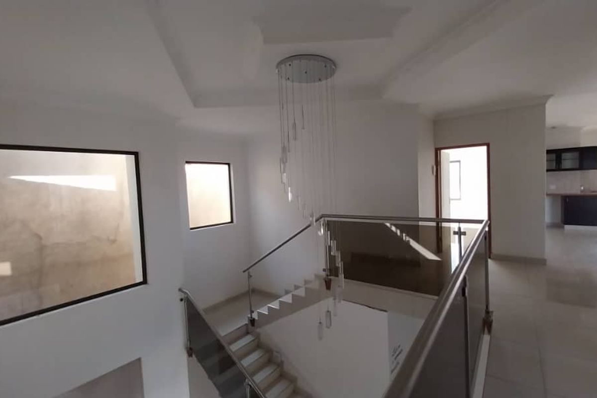 🏡 Double Storey House for Sale - Photo 3