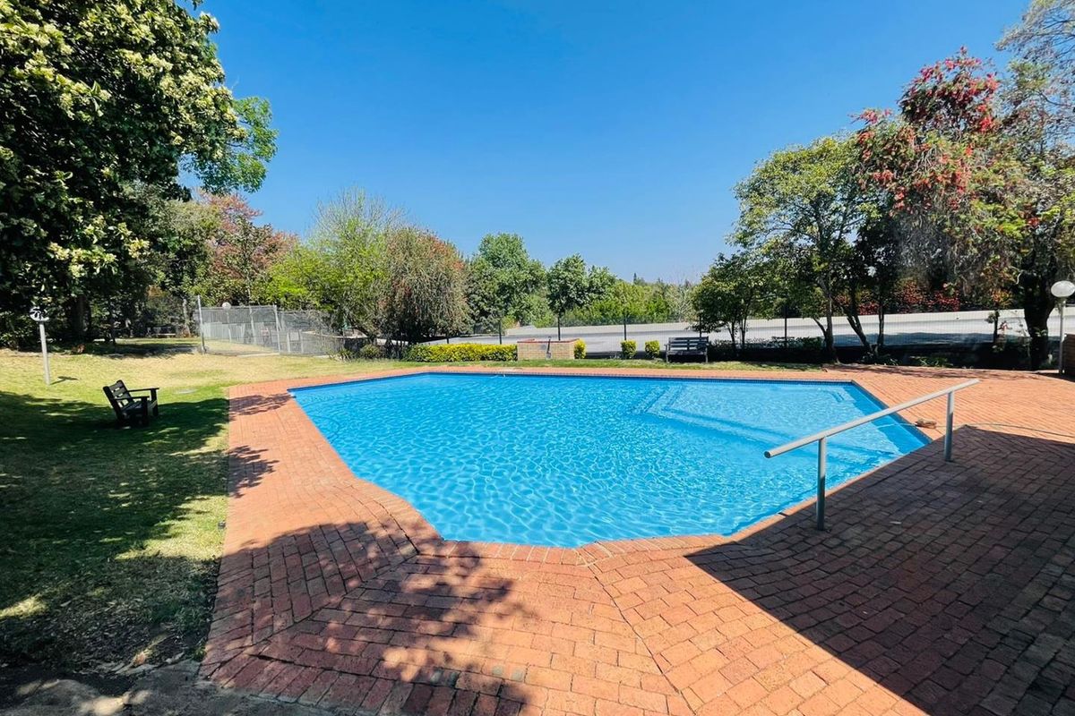 2 Bed Furnished Apartment for Rent in Sandhurst - Photo 2