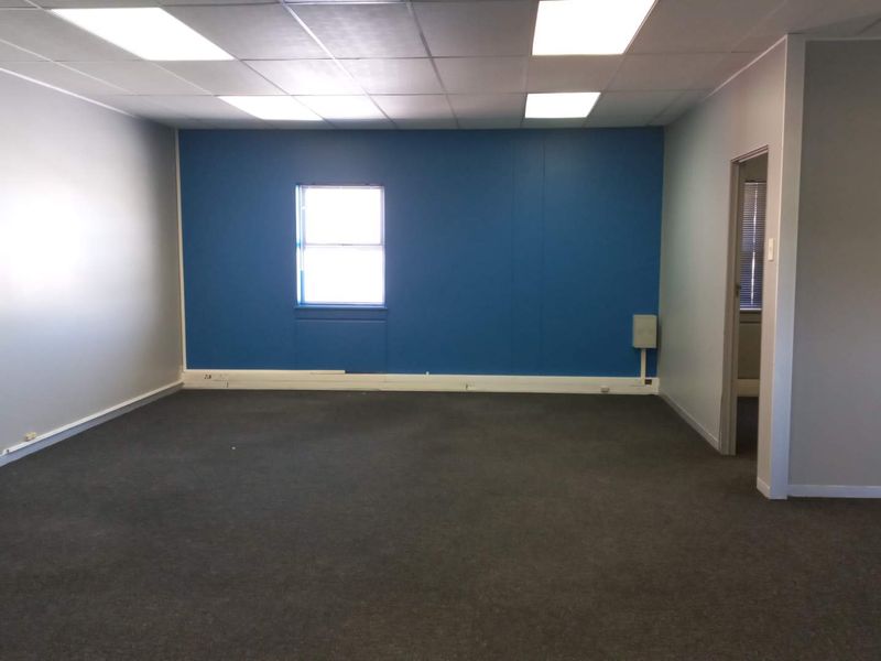 Office vacancy near Greenacres, available immediately! - Photo 2