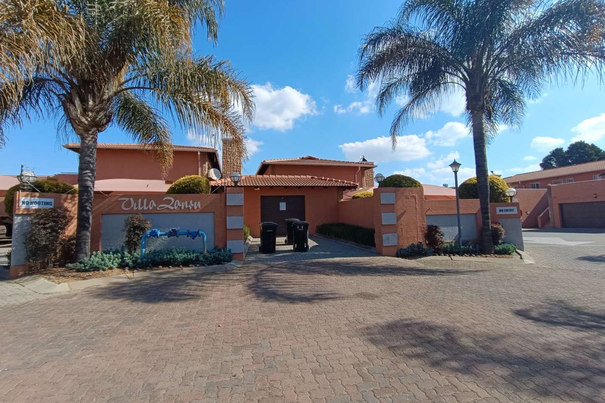 A beautifully maintained villa in the highly sought-after suburb of Glen Marais is now available for sale in the exclusive Complex of Villa Zanru - Photo 3
