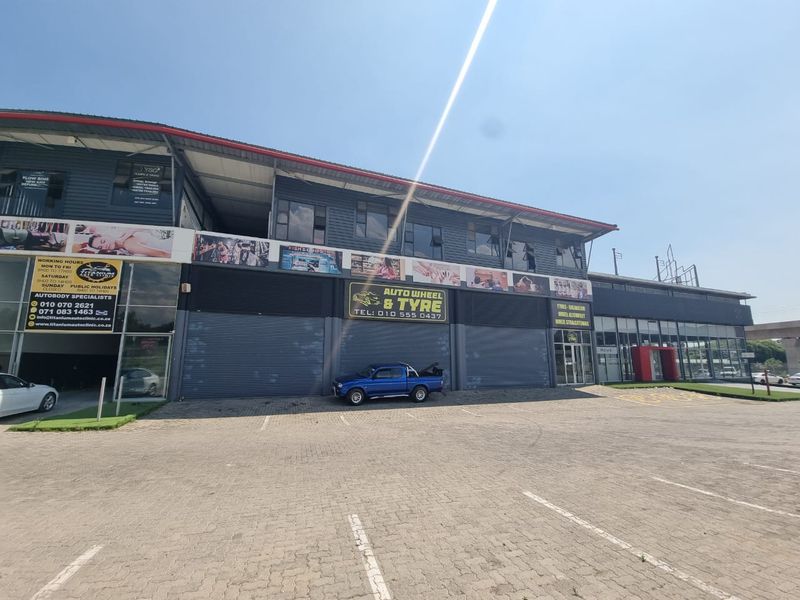 Prime Real Estate: Retail & Workshop Spaces Await - Photo 10