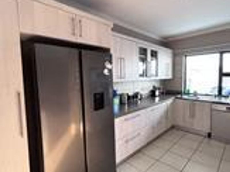Modern Living, Perfectly Sized - Photo 8