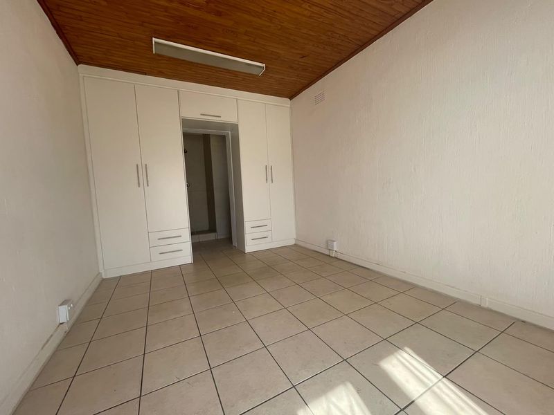 Secure, Comfortable 3-Bedroom Rental Near Kempton Gate! - Photo 8