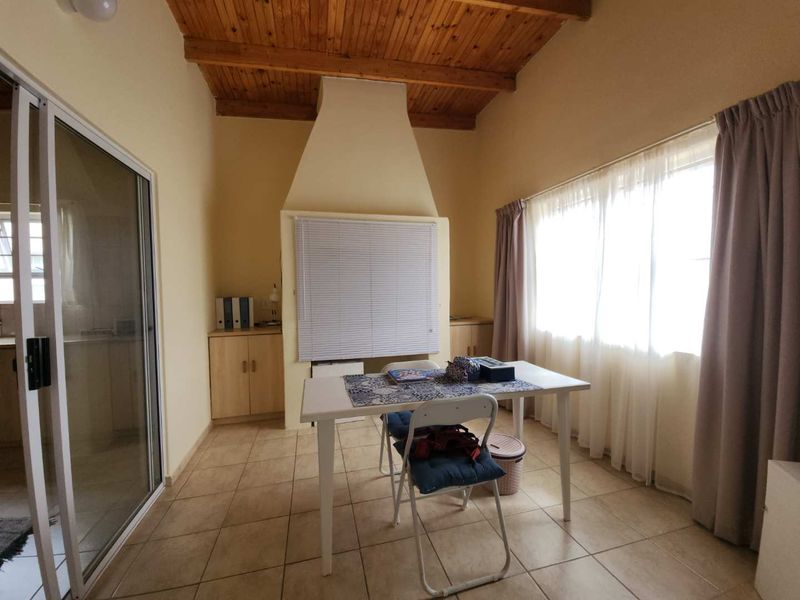 Nice 3 bedroom house in extension 6, Henties Bay. - Photo 9