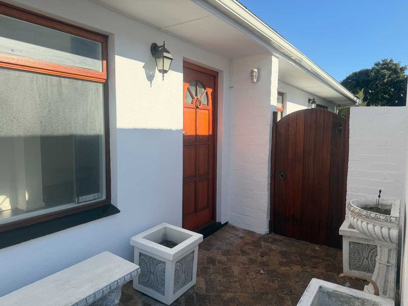 Family Home in Fish Hoek - Photo 4