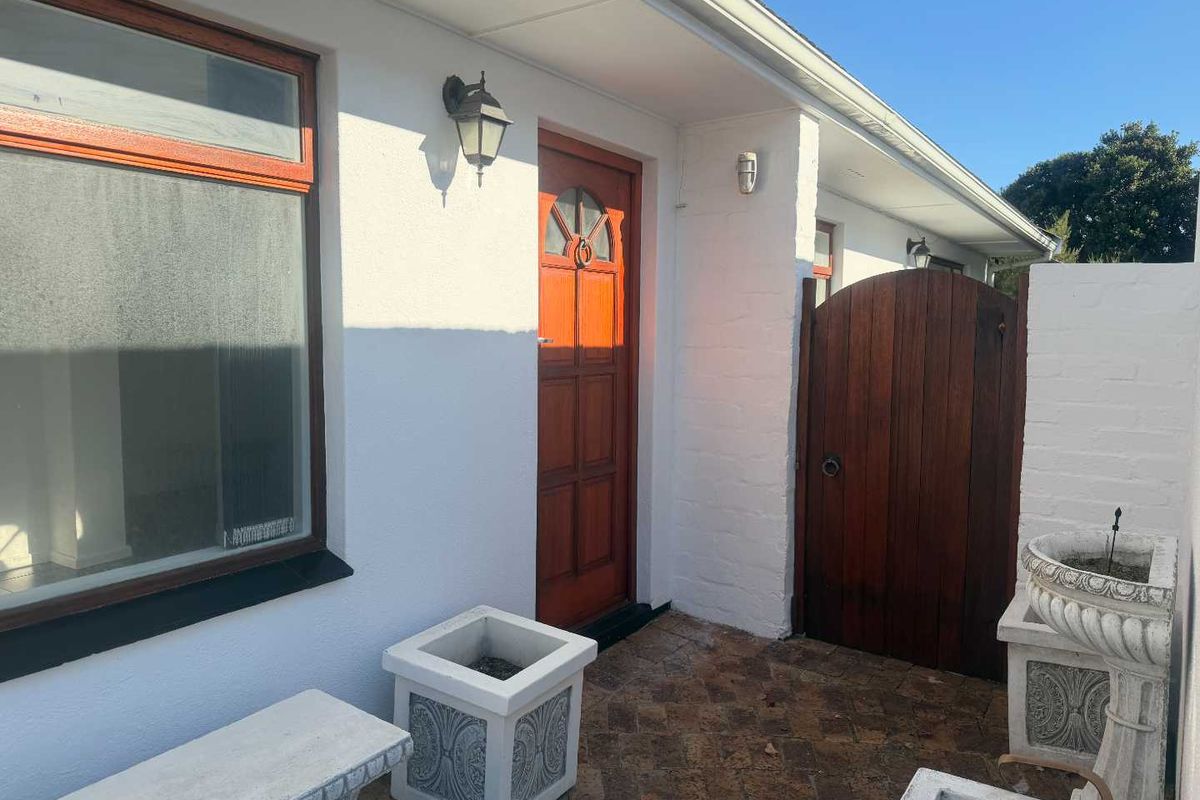Family Home in Fish Hoek - Photo 4