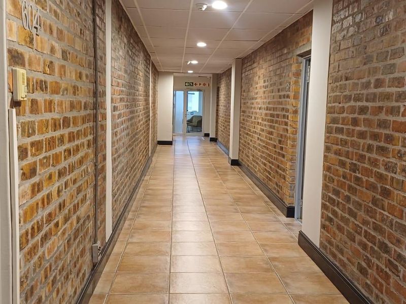 PRIME CBD OFFICE TO LET - Photo 4