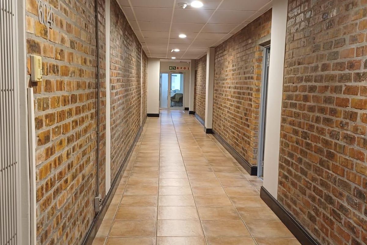 PRIME CBD OFFICE TO LET - Photo 4