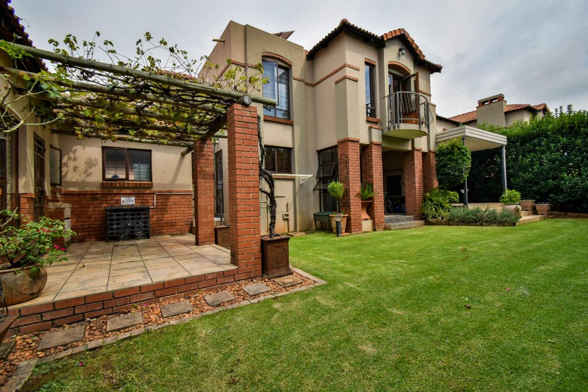 A PERFECT PLACE TO CALL HOME! - Photo 4