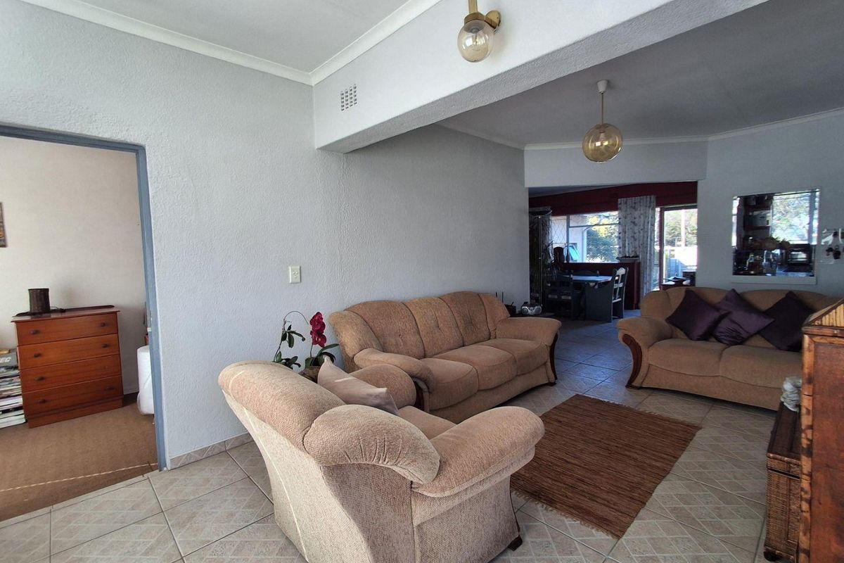 Large Family Home for sale - Photo 2