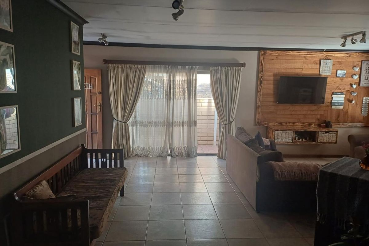 ZWARTKOP - 3 BEDROOM HOUSE - Photo 4