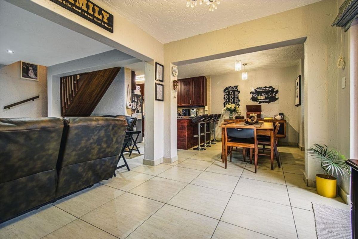 Duplex Cluster On Sale - Photo 3