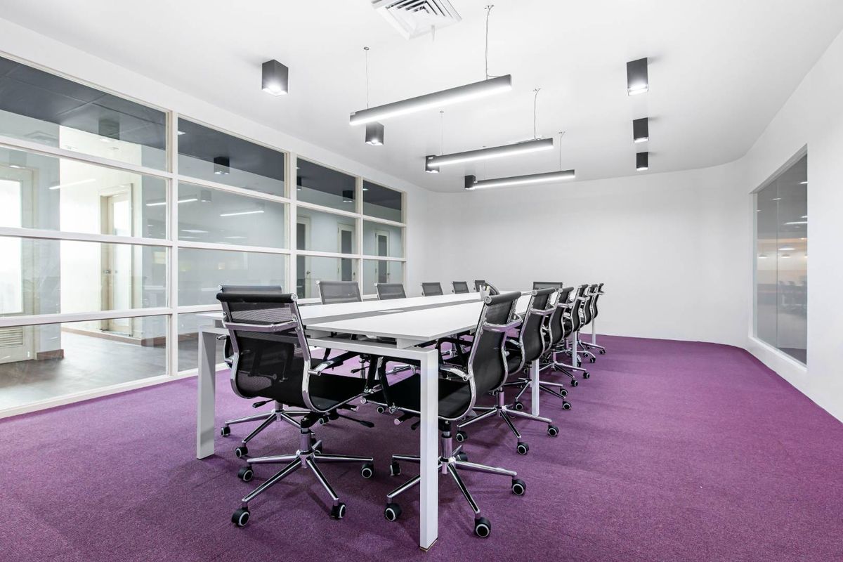 All-inclusive access to professional office space for 4 persons in Regus Club Place - Photo 5
