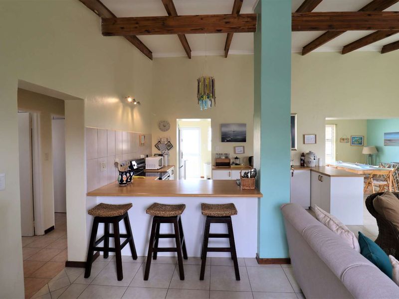 Spacious 5-Bedroom Double-Storey Family Home with Sea Views and Outdoor Bedroom in Quiet Swakopmund Coastal Area - Photo 4