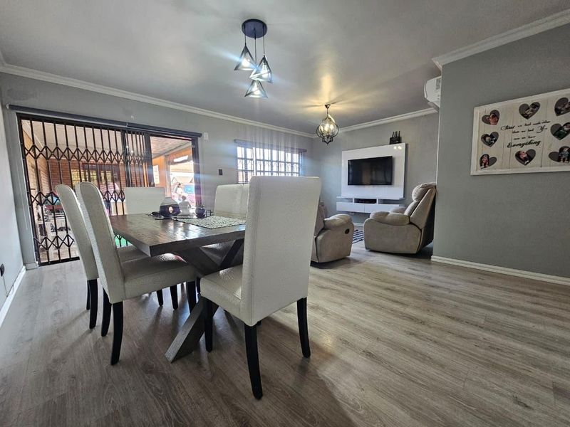 Welcome to Kinsley Gardens - where modern living meets relaxed coastal charm in the heart of the Bluff - Photo 10